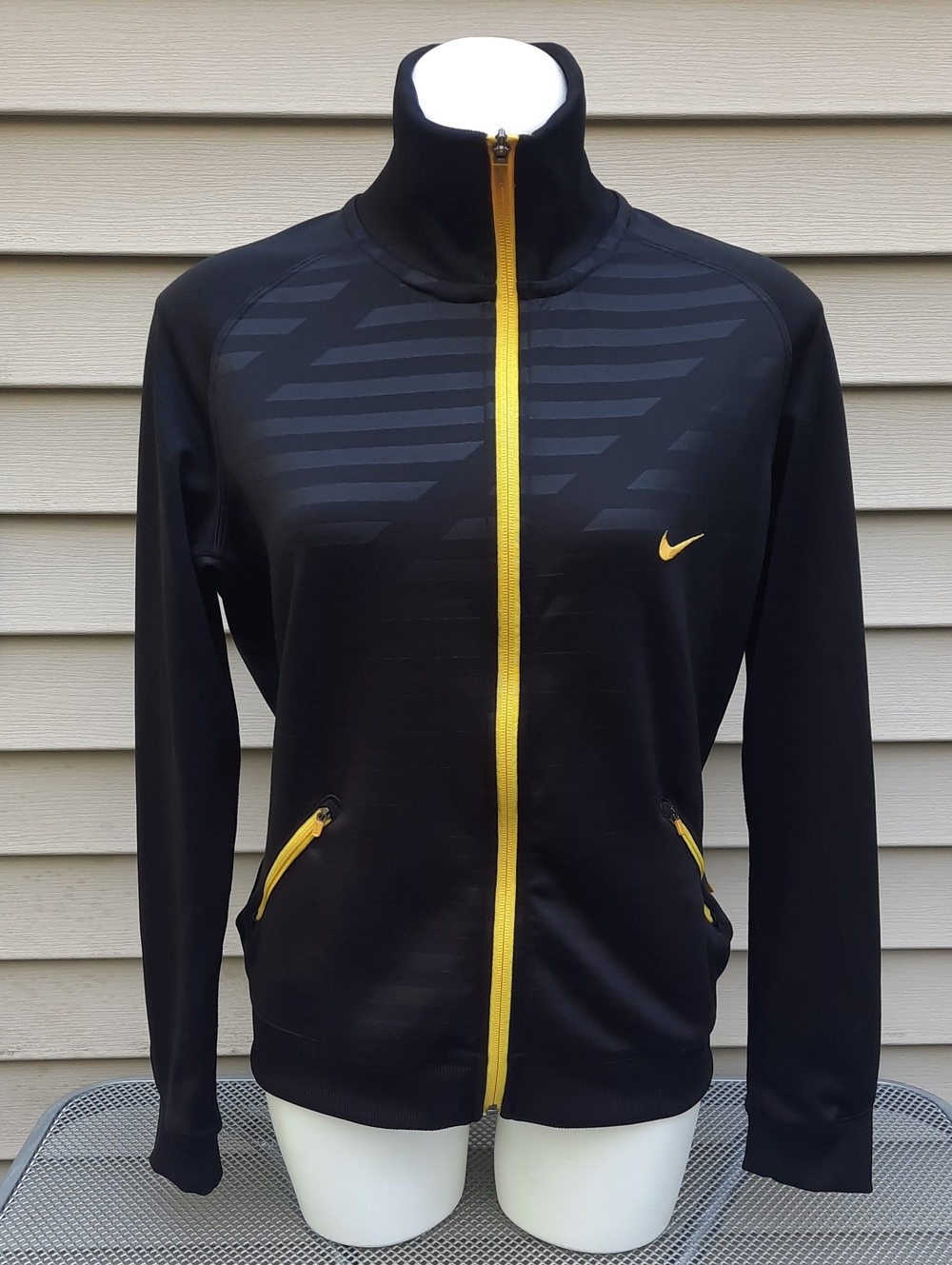 Nike Livestrong jacket Womens Large